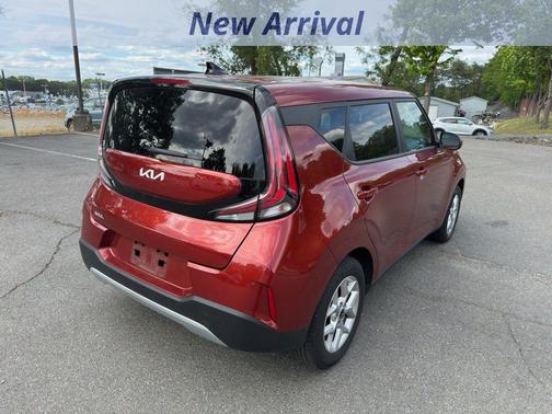 Orange 2025 Kia Soul LX