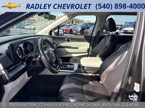 2024 Kia Carnival LX