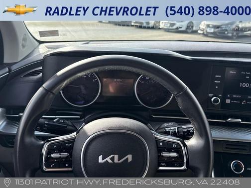 2024 Kia Carnival LX