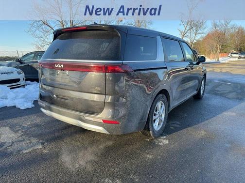 2024 Kia Carnival LX