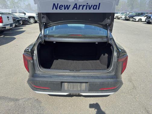 Aurora Black 2025 Kia K4