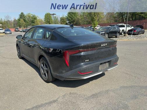 Aurora Black 2025 Kia K4