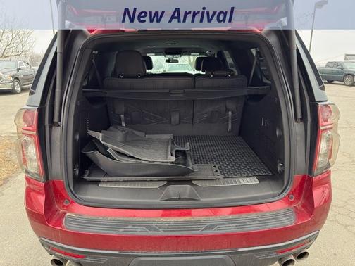 2023 Chevrolet Suburban RST