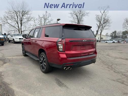 2023 Chevrolet Suburban RST