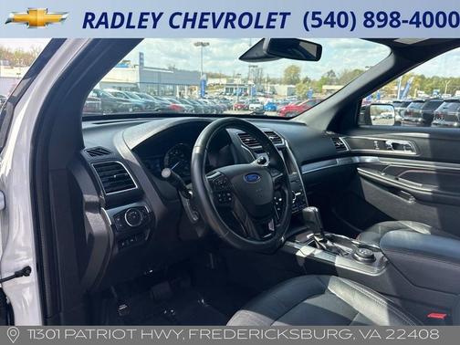 White 2019 Ford Explorer sport