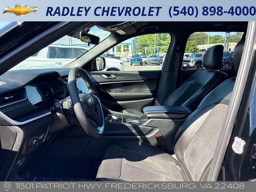 Diamond Black 2025 Jeep Grand Cherokee Laredo