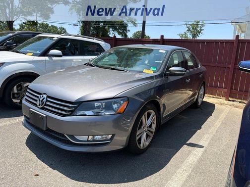 Gray 2015 Volkswagen Passat 1.8T Auto SE