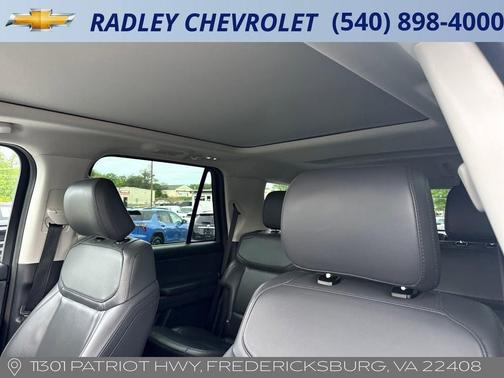 Oxford White 2025 Ford Expedition Active