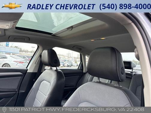 2025 Volkswagen Jetta 1.5T SE