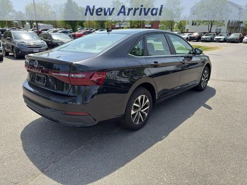 Deep Black Pearl Effect 2025 Volkswagen Jetta 1.5T S