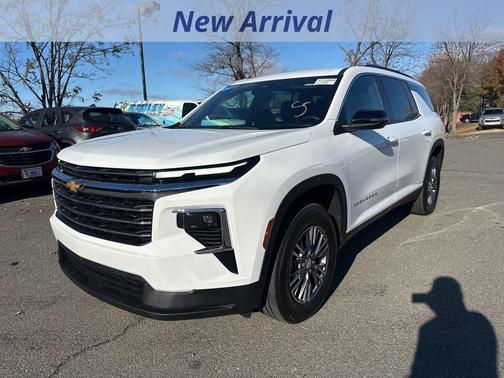 2025 Chevrolet Traverse LT