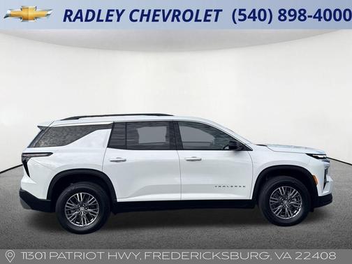 2025 Chevrolet Traverse LT