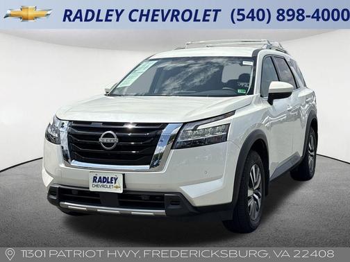 2024 Nissan Pathfinder SL