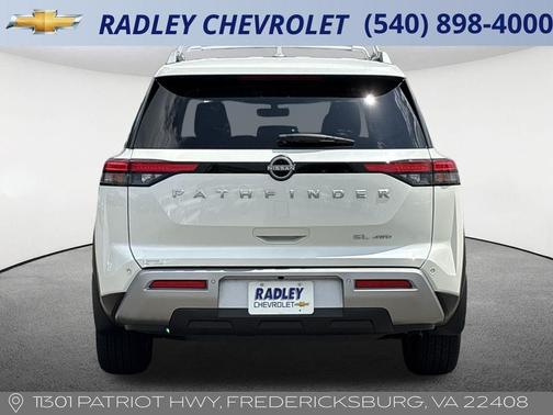 2024 Nissan Pathfinder SL