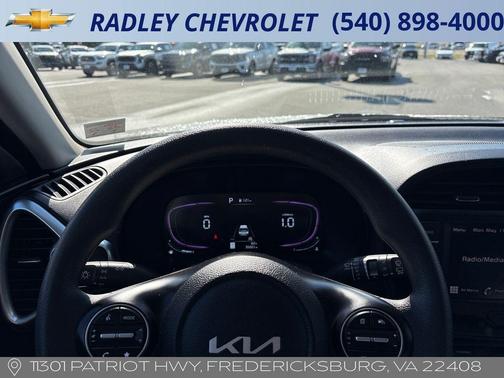 White 2025 Kia Soul LX