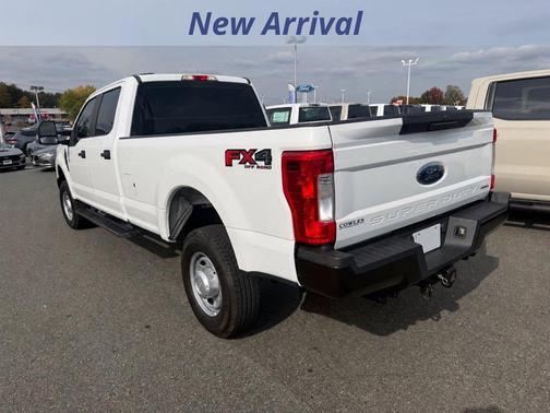 Oxford White 2017 Ford F-250 Lariat
