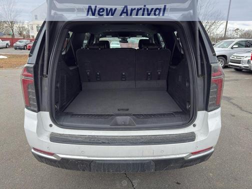 2025 Chevrolet Suburban LT