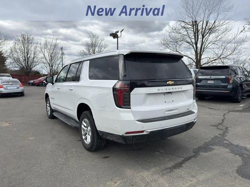 2025 Chevrolet Suburban LT