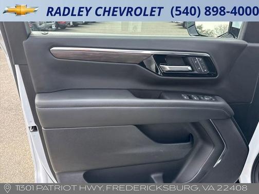 2025 Chevrolet Suburban LT