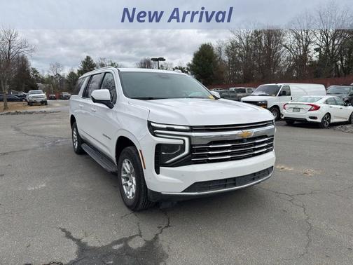 2025 Chevrolet Suburban LT