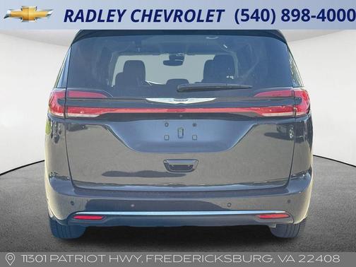 2023 Chrysler Pacifica Touring-L