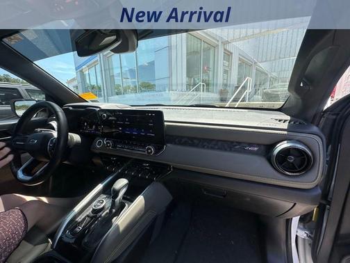 Summit White 2025 Chevrolet Colorado ZR2