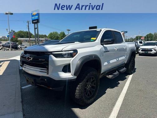 Summit White 2025 Chevrolet Colorado ZR2