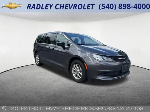 2023 Chrysler Voyager LX