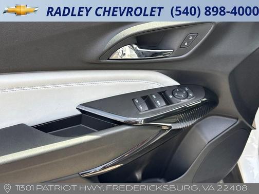 Summit White 2025 Chevrolet Trax LT