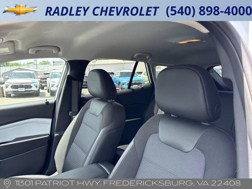 Summit White 2025 Chevrolet Trax LT