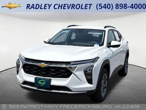 Summit White 2025 Chevrolet Trax LT