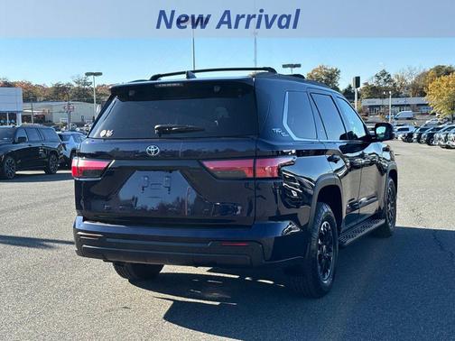 2024 Toyota Sequoia SR5