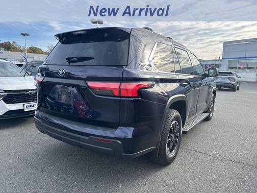 2024 Toyota Sequoia SR5