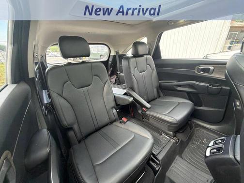 Green 2023 Kia Sorento X-Line EX