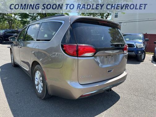 2017 Chrysler Pacifica Touring-L