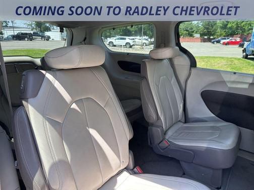 2017 Chrysler Pacifica Touring-L