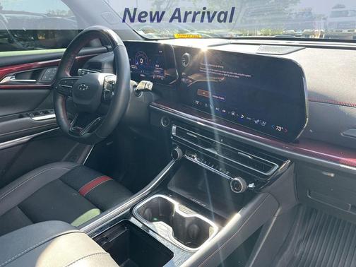 Mosaic Black Metallic 2024 Chevrolet Traverse RS