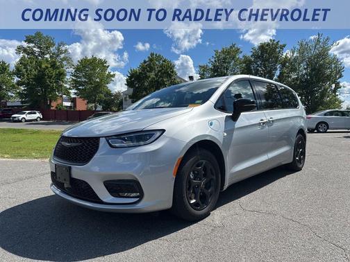 2024 Chrysler Pacifica Hybrid Select