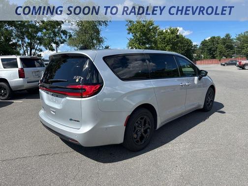 2024 Chrysler Pacifica Hybrid Select