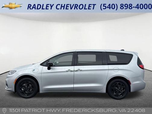 2024 Chrysler Pacifica Hybrid Select