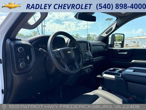 Summit White 2024 Chevrolet Silverado 2500 Custom