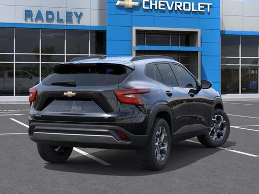 Mosaic Black Metallic 2026 Chevrolet Trax LT