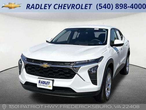 Summit White 2024 Chevrolet Trax LS