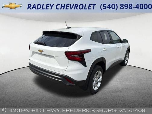 Summit White 2024 Chevrolet Trax LS