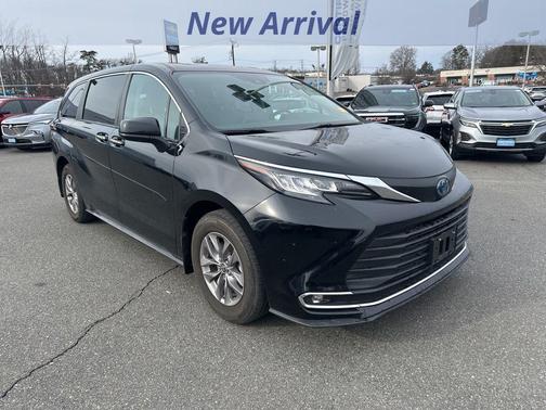 2023 Toyota Sienna XLE
