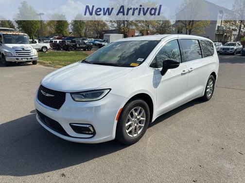 2024 Chrysler Pacifica Touring-L