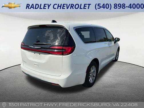 Bright White Clearcoat 2024 Chrysler Pacifica Touring-L