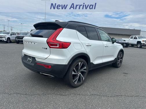 2020 Volvo XC40 T5 R-Design