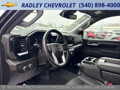 2025 GMC Sierra 1500 SLT