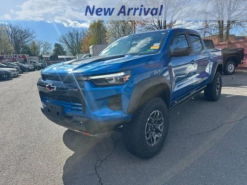 Glacier Blue Metallic 2024 Chevrolet Colorado ZR2